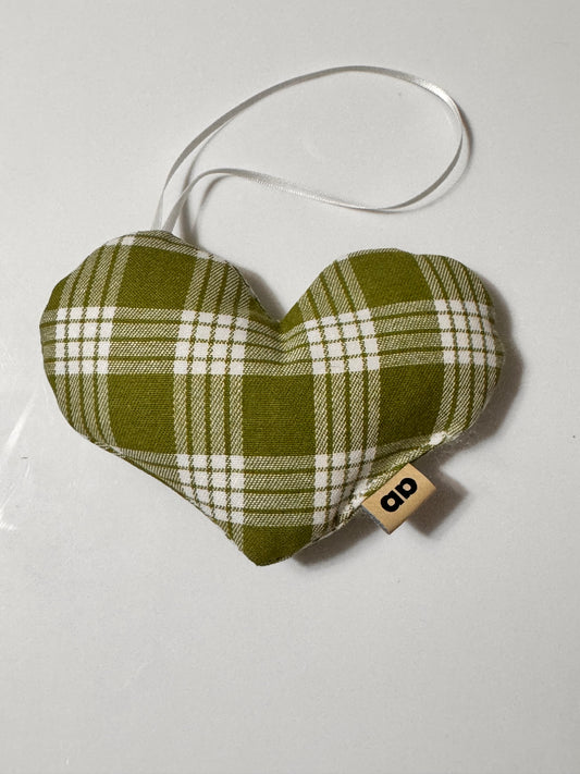 Sage Palaka ornament pu’uwai “heart ornament ”