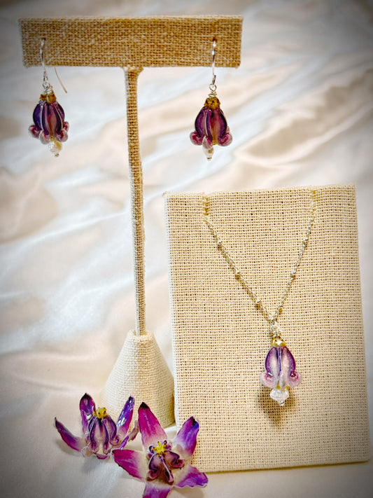 Pua Kalaunu purple dangle necklace on silver chain and earring set with white pearl