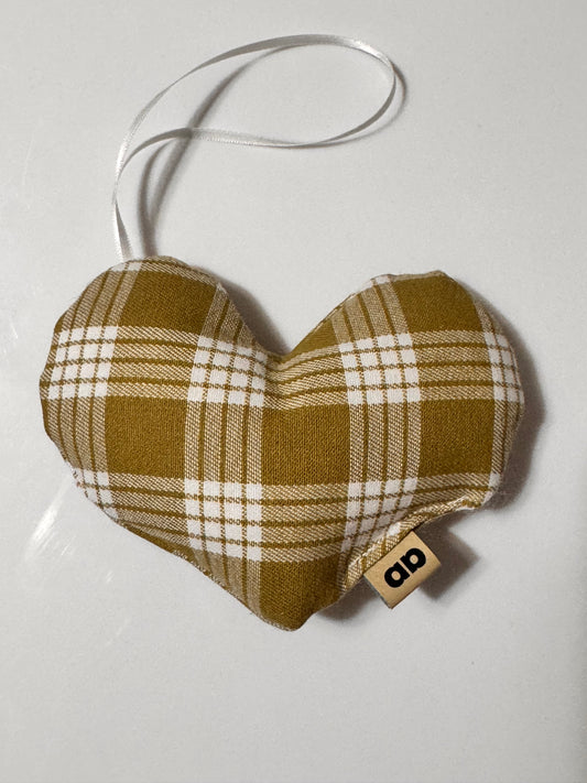 Olive Palaka ornament pu’uwai “heart ornament ”