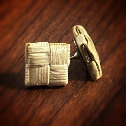 Lauhala woven box studs