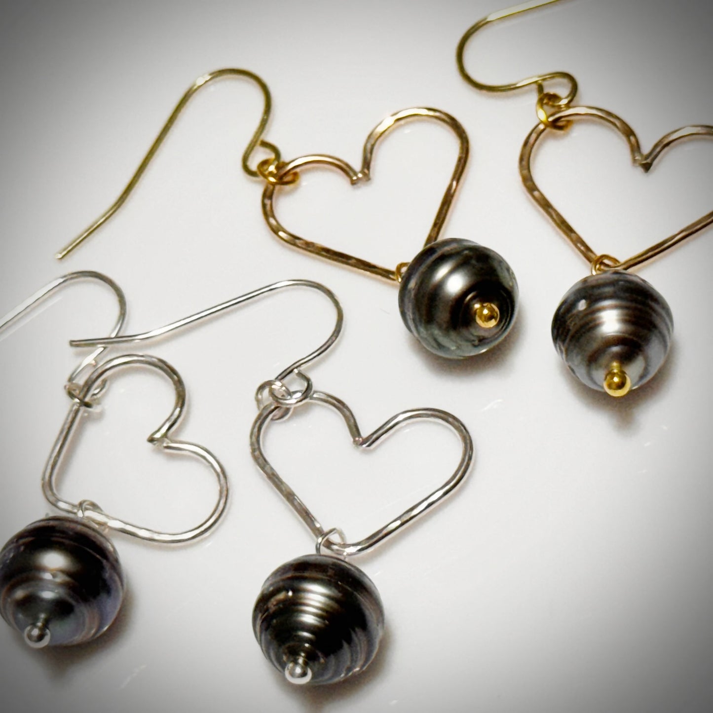 Tahitian pearl silver pu’uwai earring