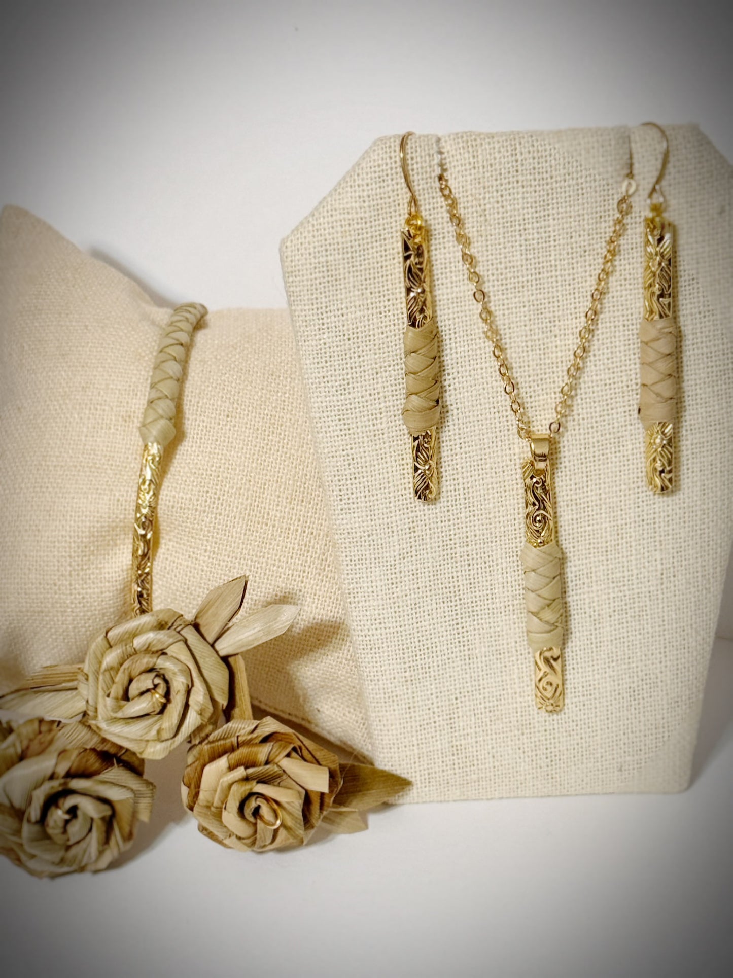 Lauhala woven gold Hawaiian floral set