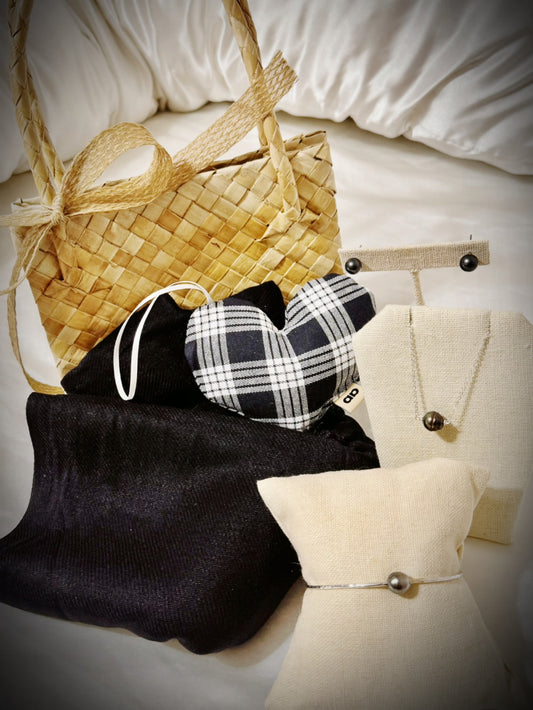 Black Palaka sterling silver Tahitian pearl gift set