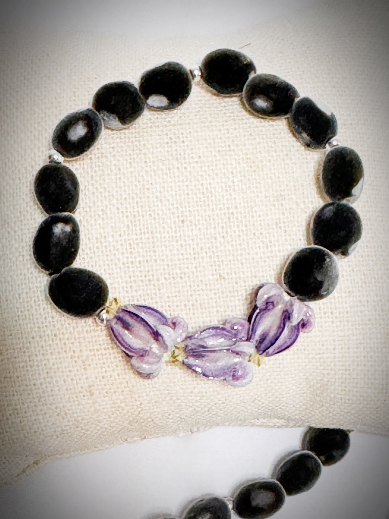 Maui mink seed & triple Pua Kalaunu (crown flower) stretch bracelet