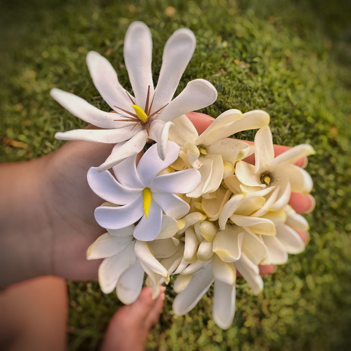 Tiare hair pua pick-small