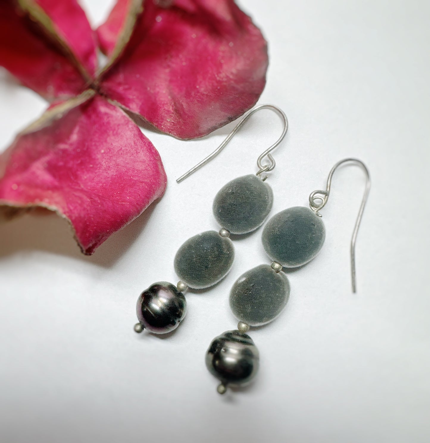 Maui mink seed fresh water black pearl dangle