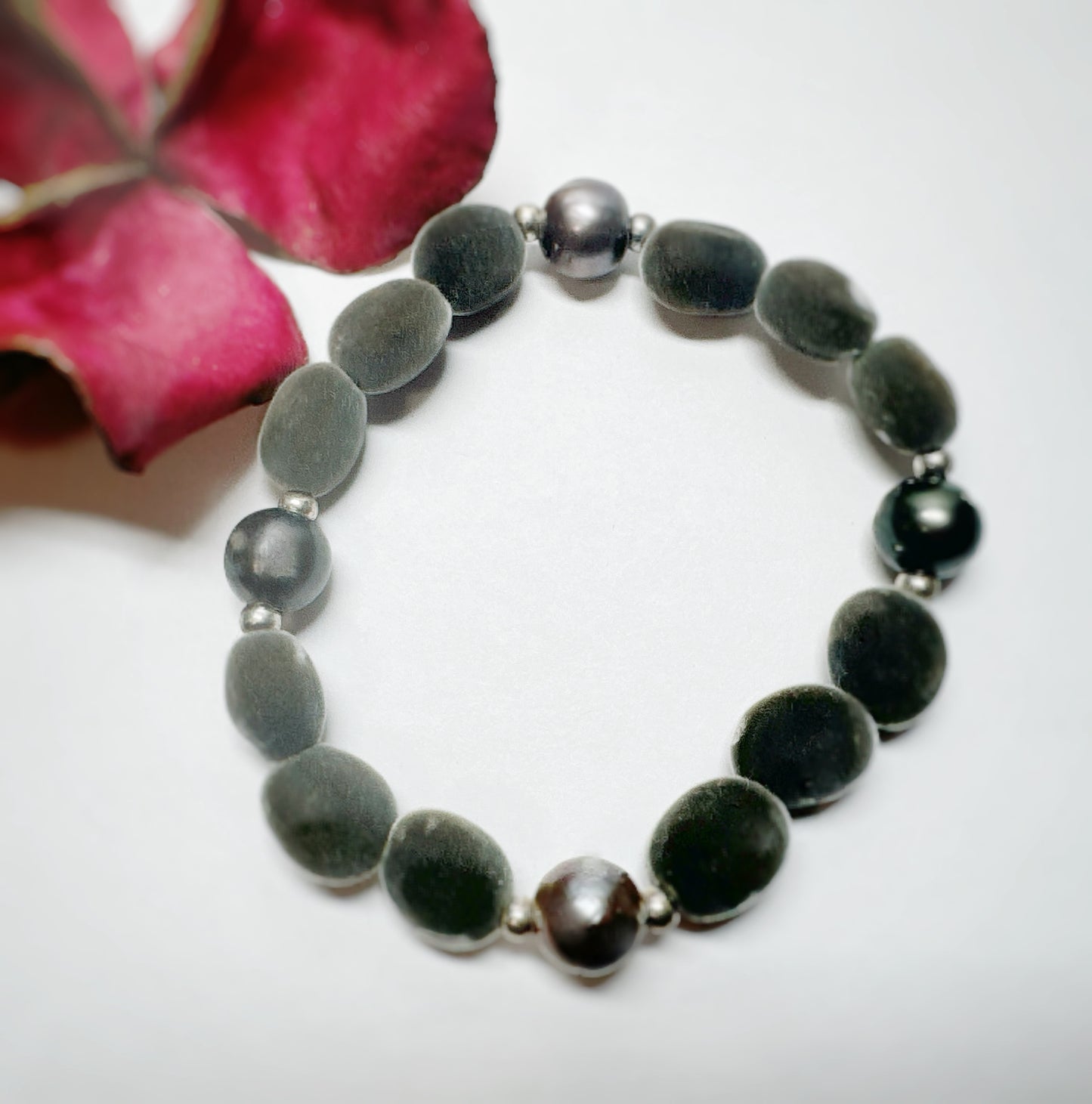 Maui mink seed fresh water black pearl stretch bracelet