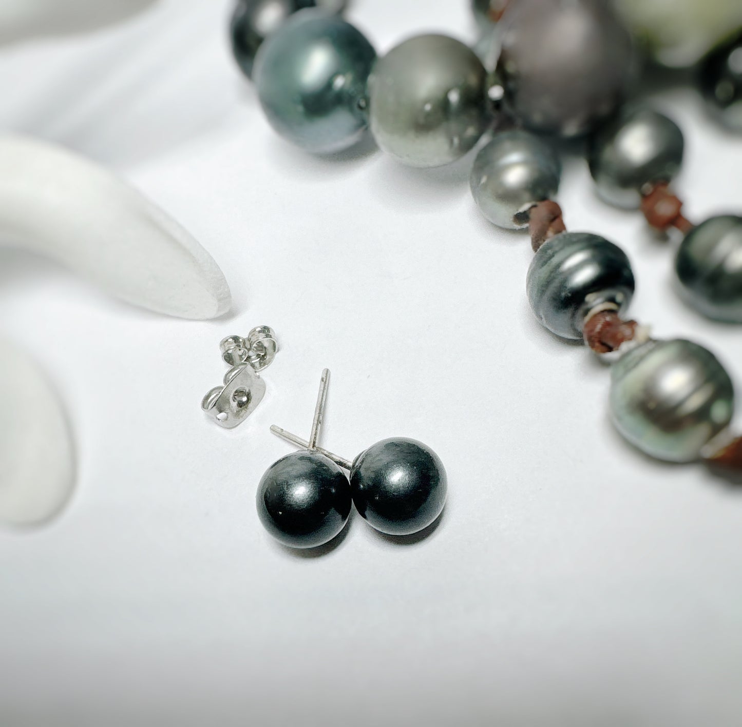 Tahitian black pearl silver studs