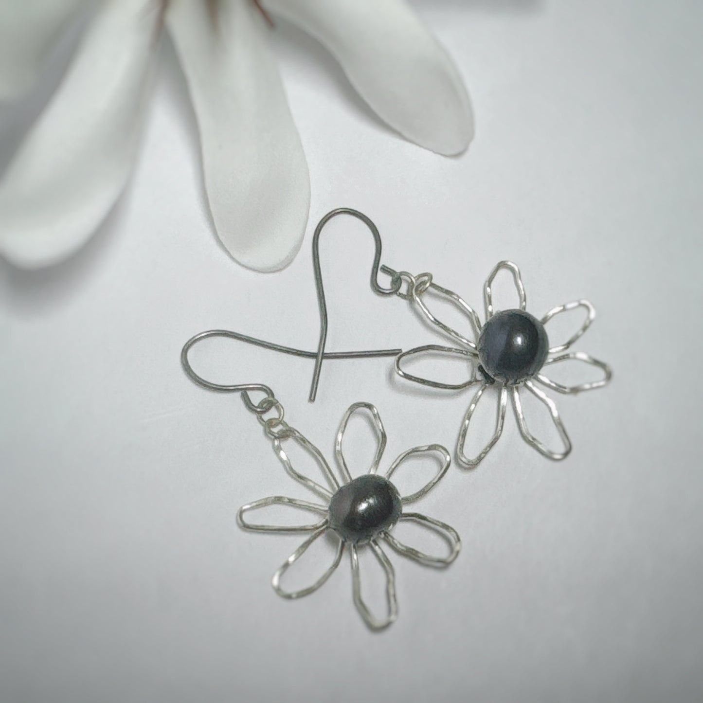 Tiare fresh water black pearl dangle earring -silver