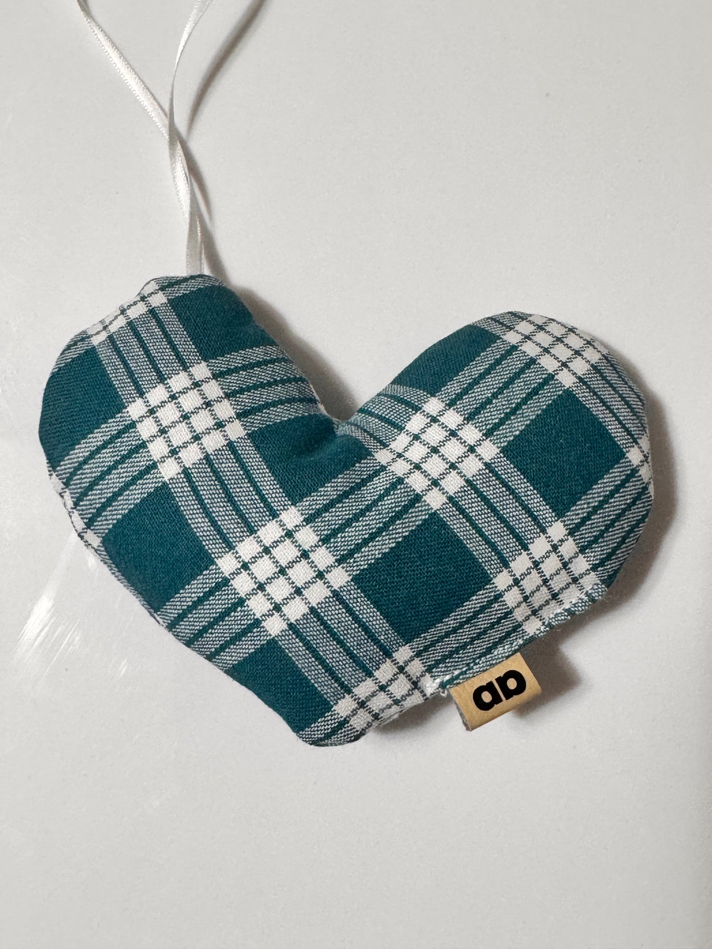 Teal Palaka ornament pu’uwai “heart ornament ”