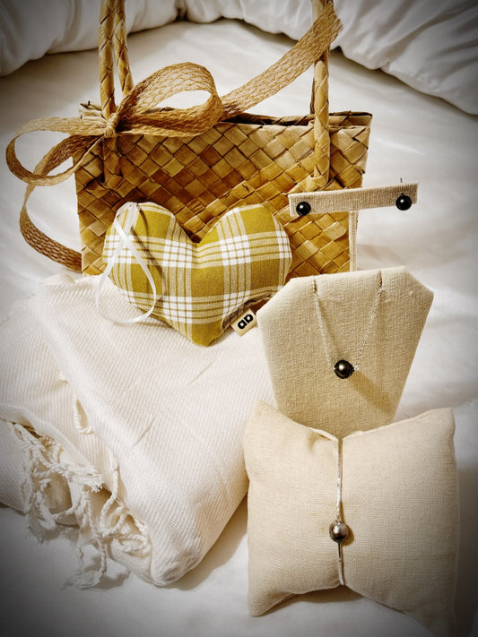 Olive Palaka sterling silver Tahitian pearl gift set