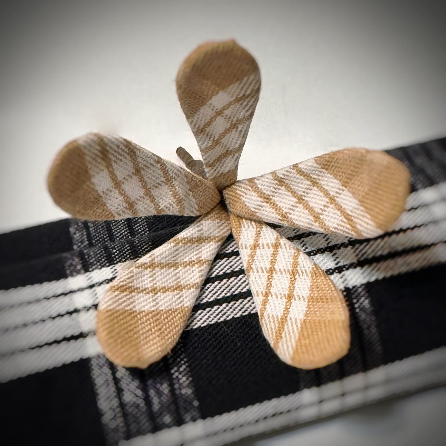 Sand Palaka hair pua pick