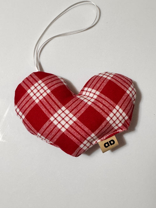 Red Palaka ornament pu’uwai “heart ornament ”