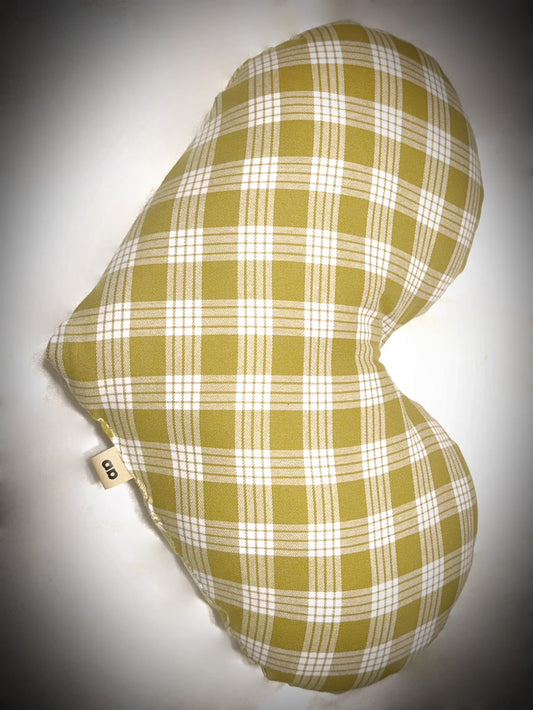 Olive Palaka uluna pu’uwai “heart pillow”