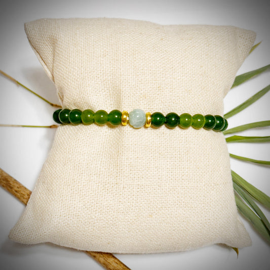 Jade stretch bracelet w/jade lotus