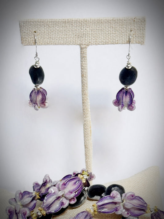 Maui mink seed & pua kalaunu (crown flower) silver dangle earrings