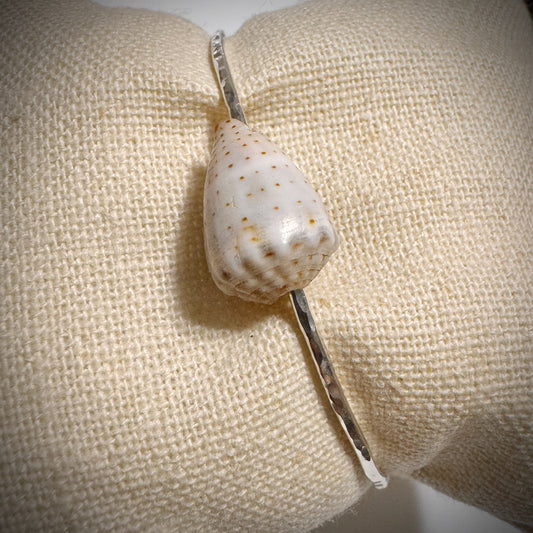 Pastel abbreviated Cone seashell floating bangle