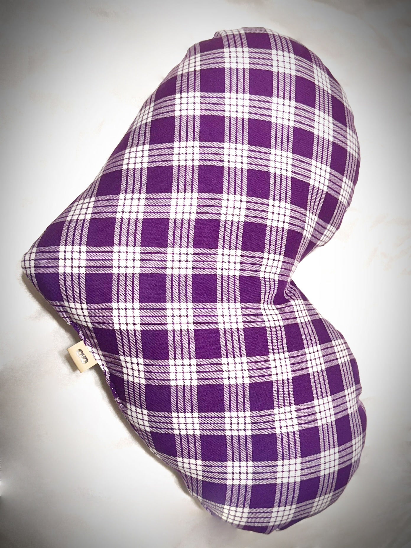 Purple Palaka uluna pu’uwai “heart pillow”