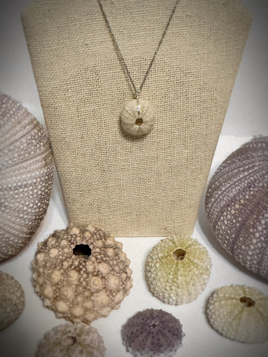 Light green vana necklace