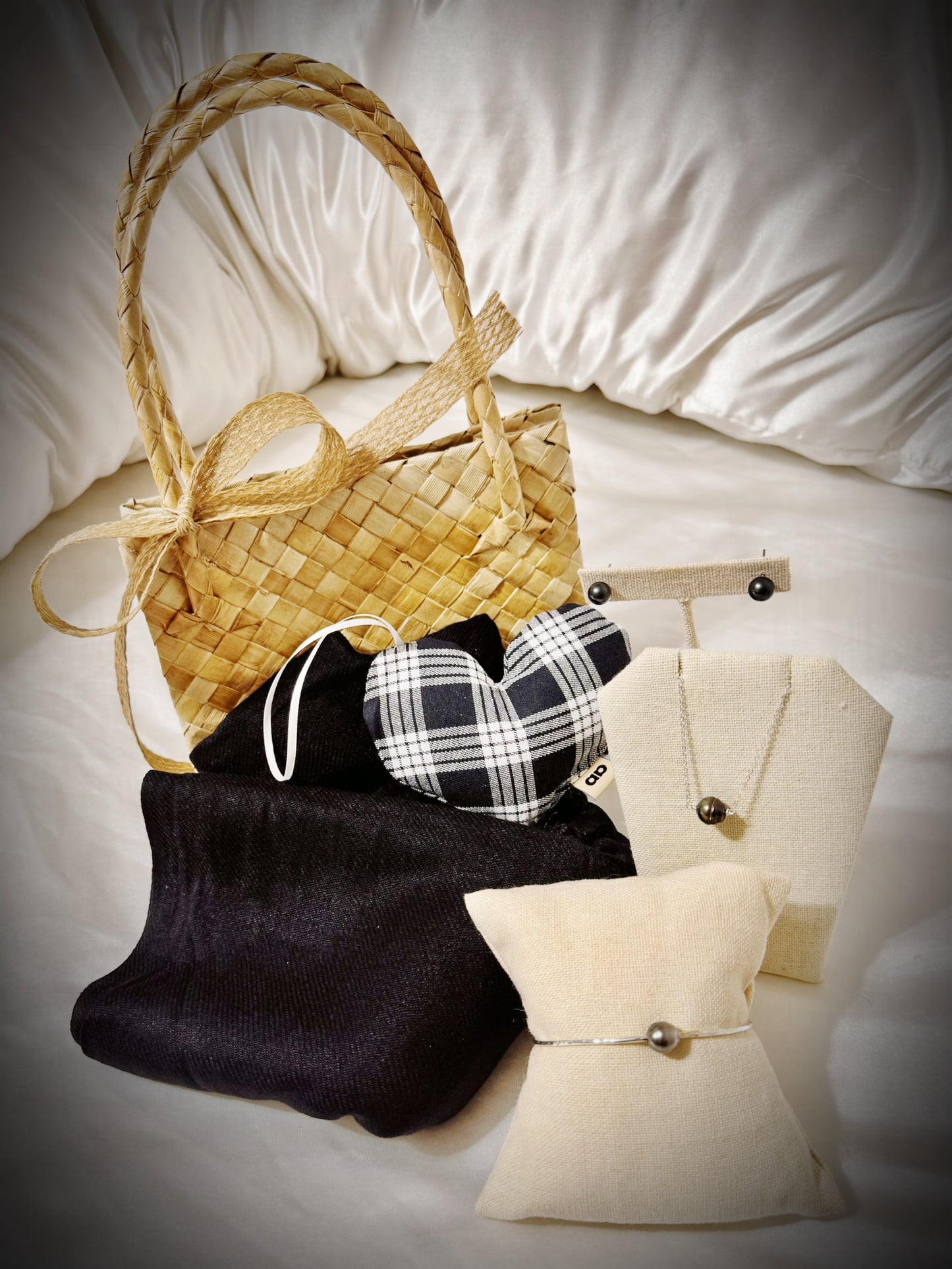 Black Palaka sterling silver Tahitian pearl gift set