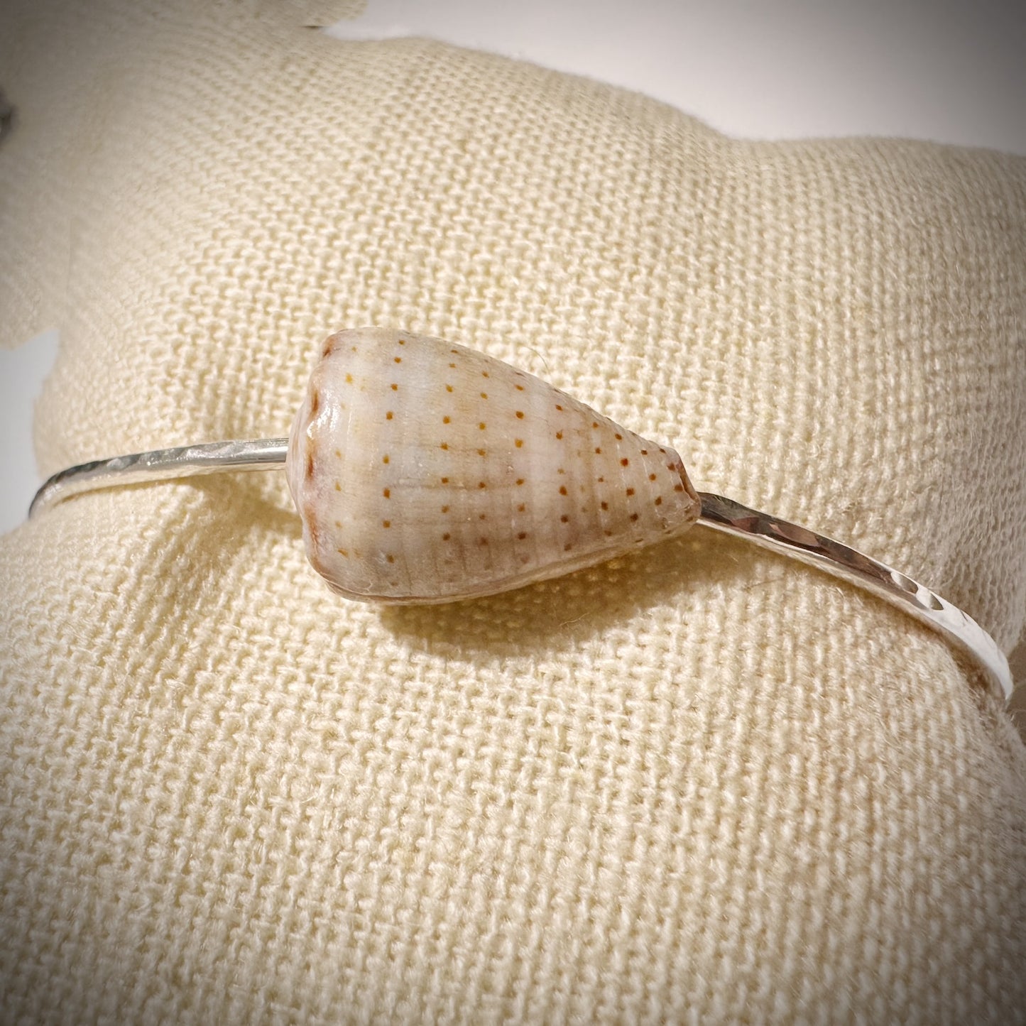 Pastel abbreviated Cone seashell floating bangle