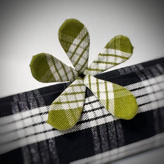 Sage Palaka hair pua pick