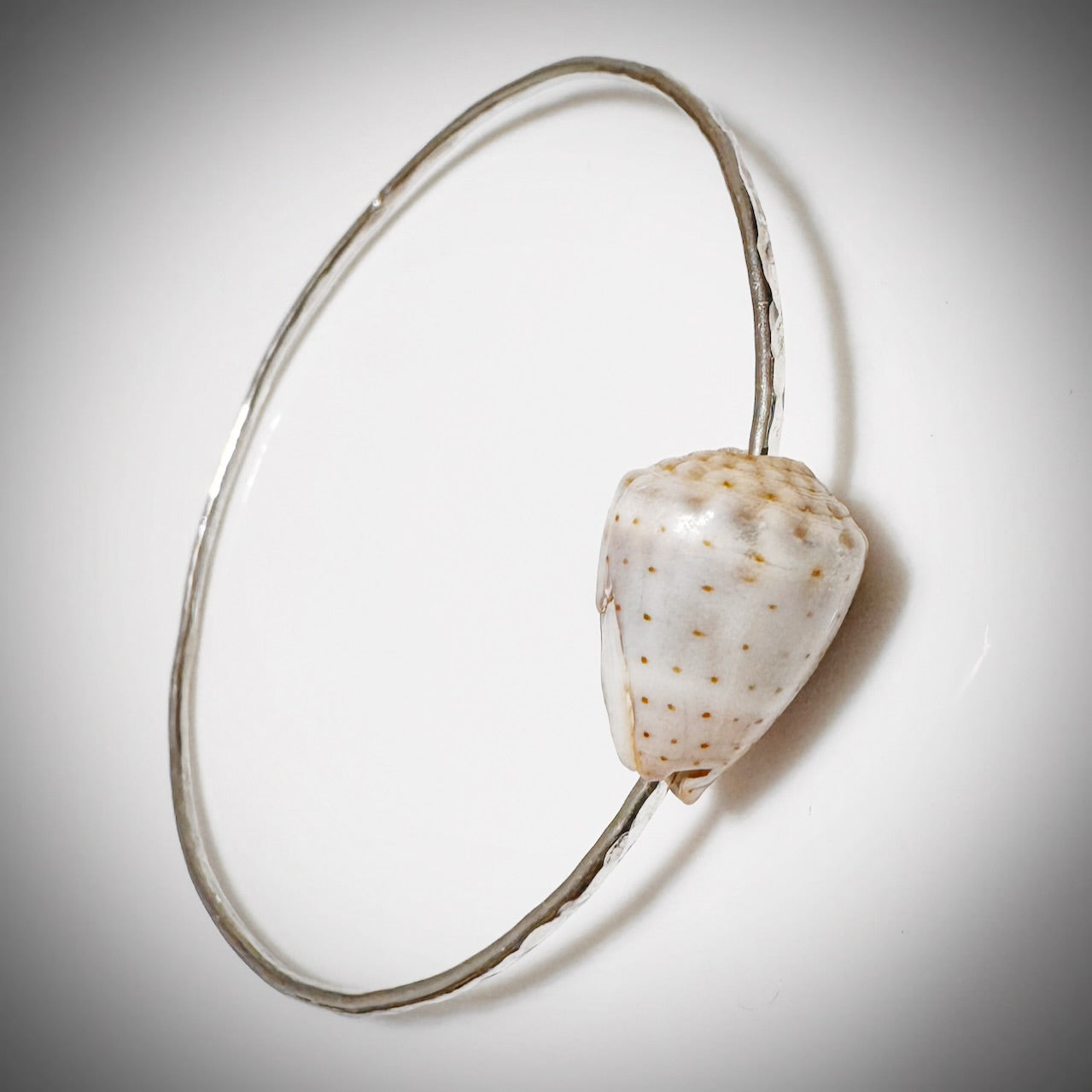 Pastel abbreviated Cone seashell floating bangle