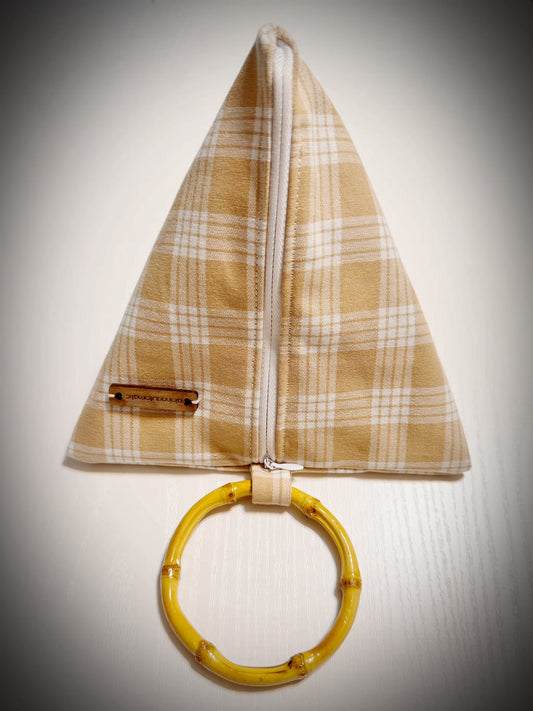 Sand Palaka triangle clutch