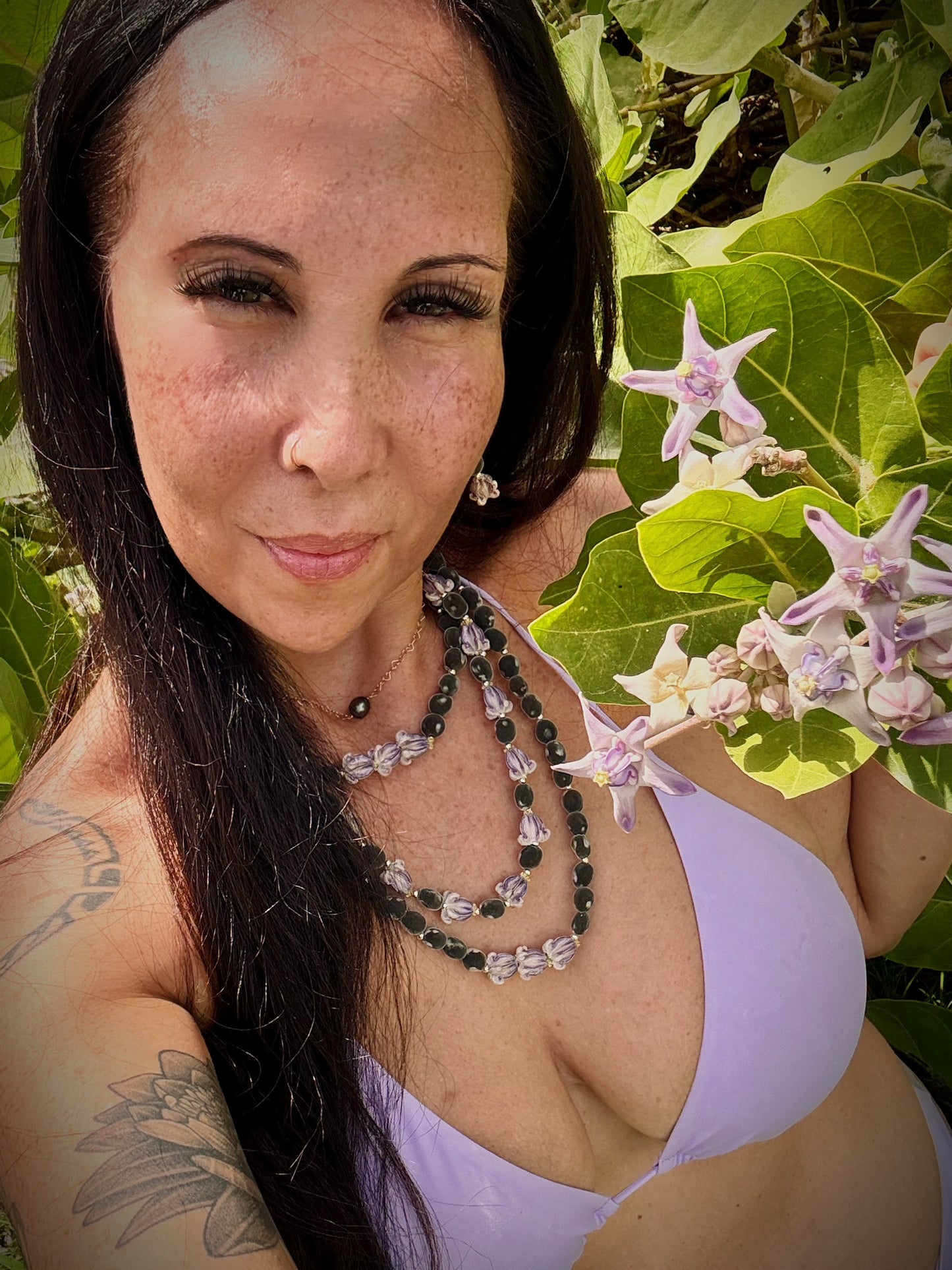 Maui mink seed & triple Pua Kalaunu (crown flower) necklace